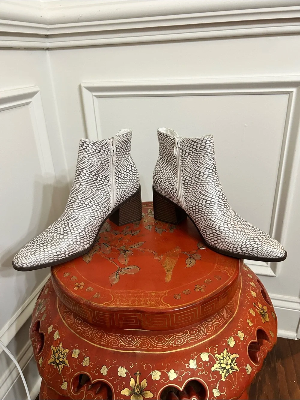 The Limited White Textured Kiki Chelsea Ankle Boots